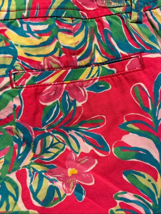 Lilly Pulitzer Size 4 Bright Pink Tropical Print Bermuda Shorts - Picture 6 of 6